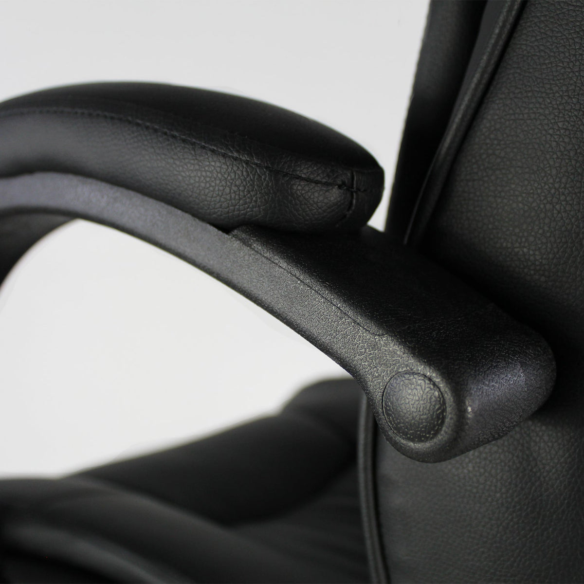 Silla Ejecutiva Granada MOB-1097 Negra